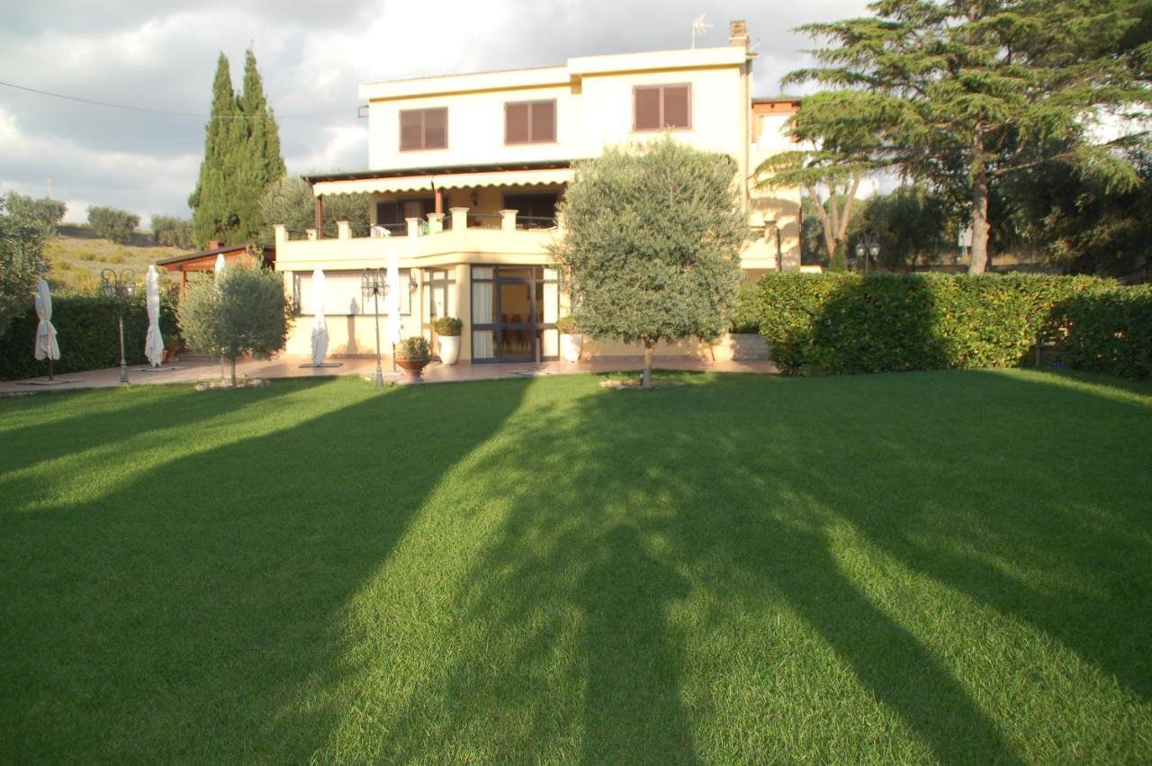 Bed And Breakfast La Corte Degli Ulivi Civitavecchia Eksteriør billede