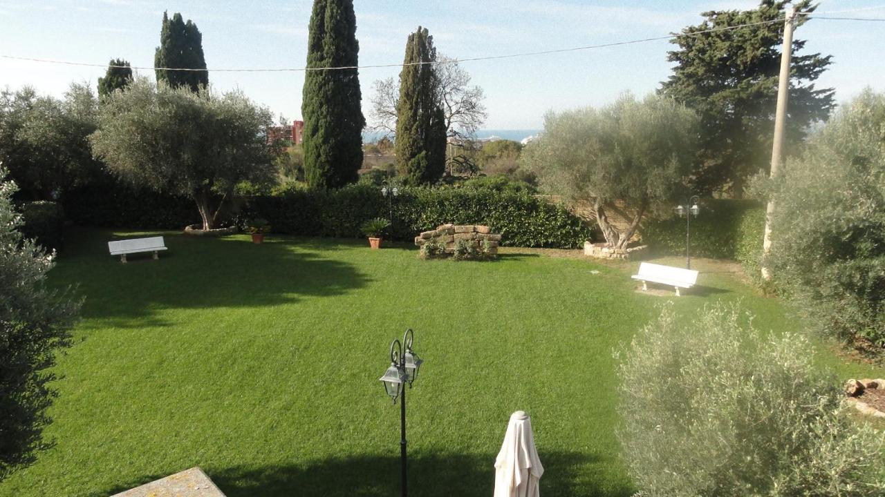 Bed And Breakfast La Corte Degli Ulivi Civitavecchia Eksteriør billede