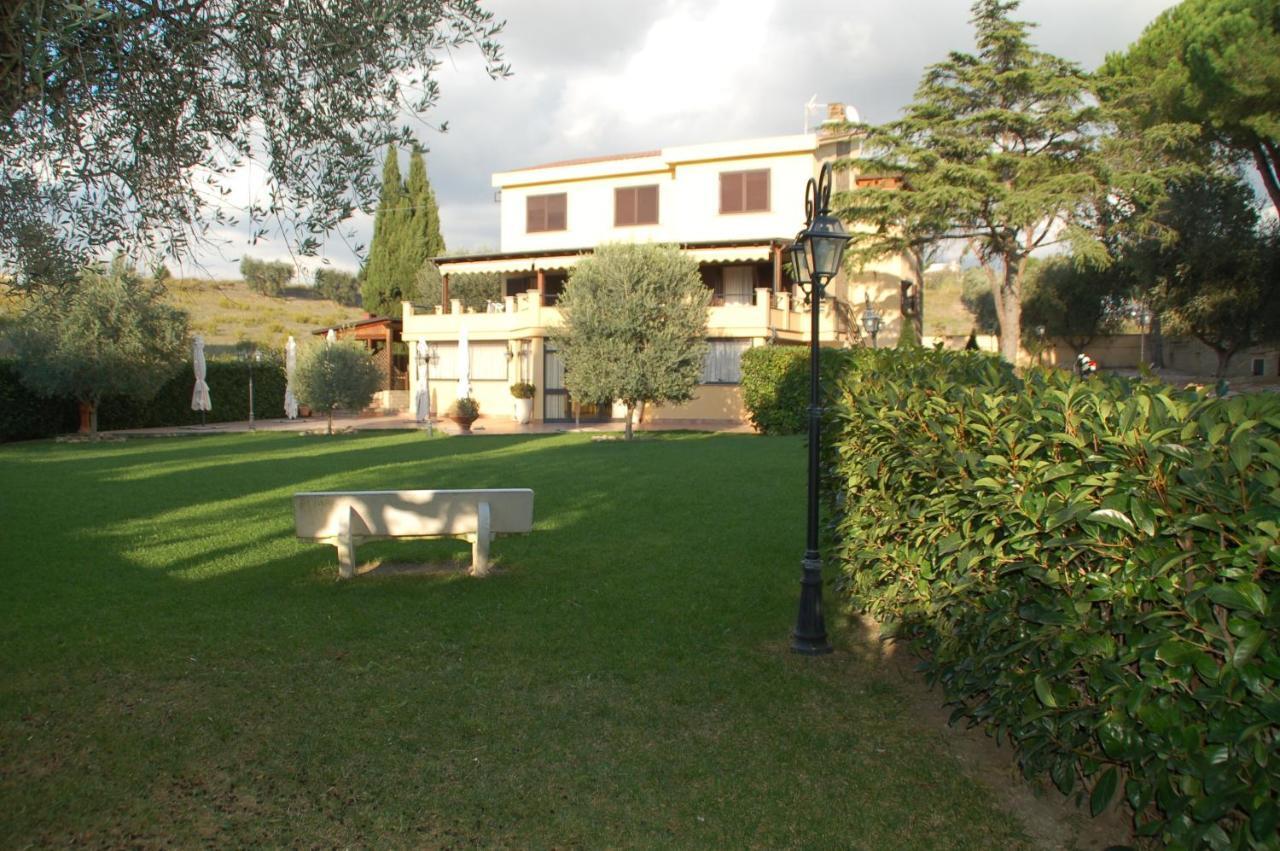 Bed And Breakfast La Corte Degli Ulivi Civitavecchia Eksteriør billede
